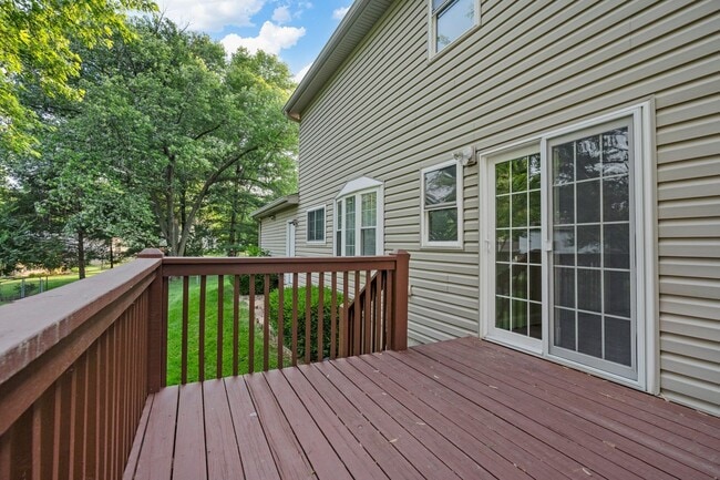 Building Photo - Spacious 4-Bed, 3-Bath Family Home