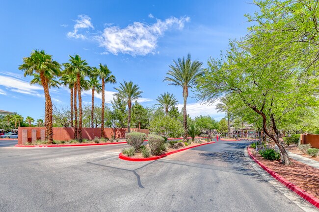 Building Photo - 673 Peachy Canyon Cir