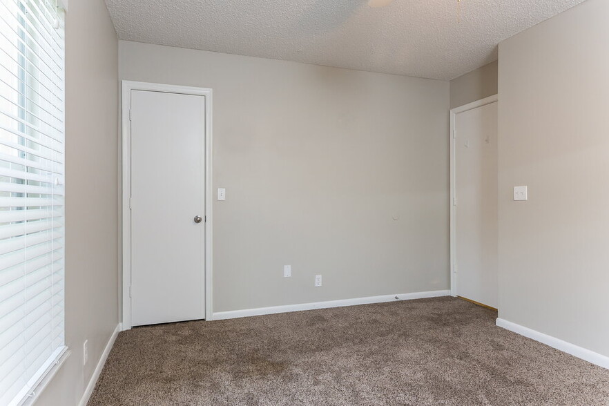 Building Photo - 4557 NW 51st St