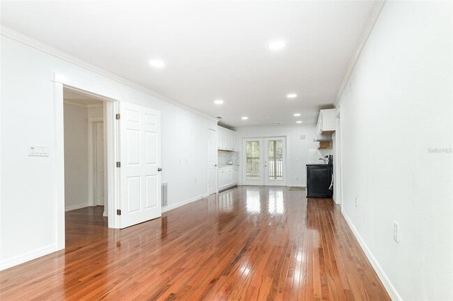 Building Photo - 932 Augusta St