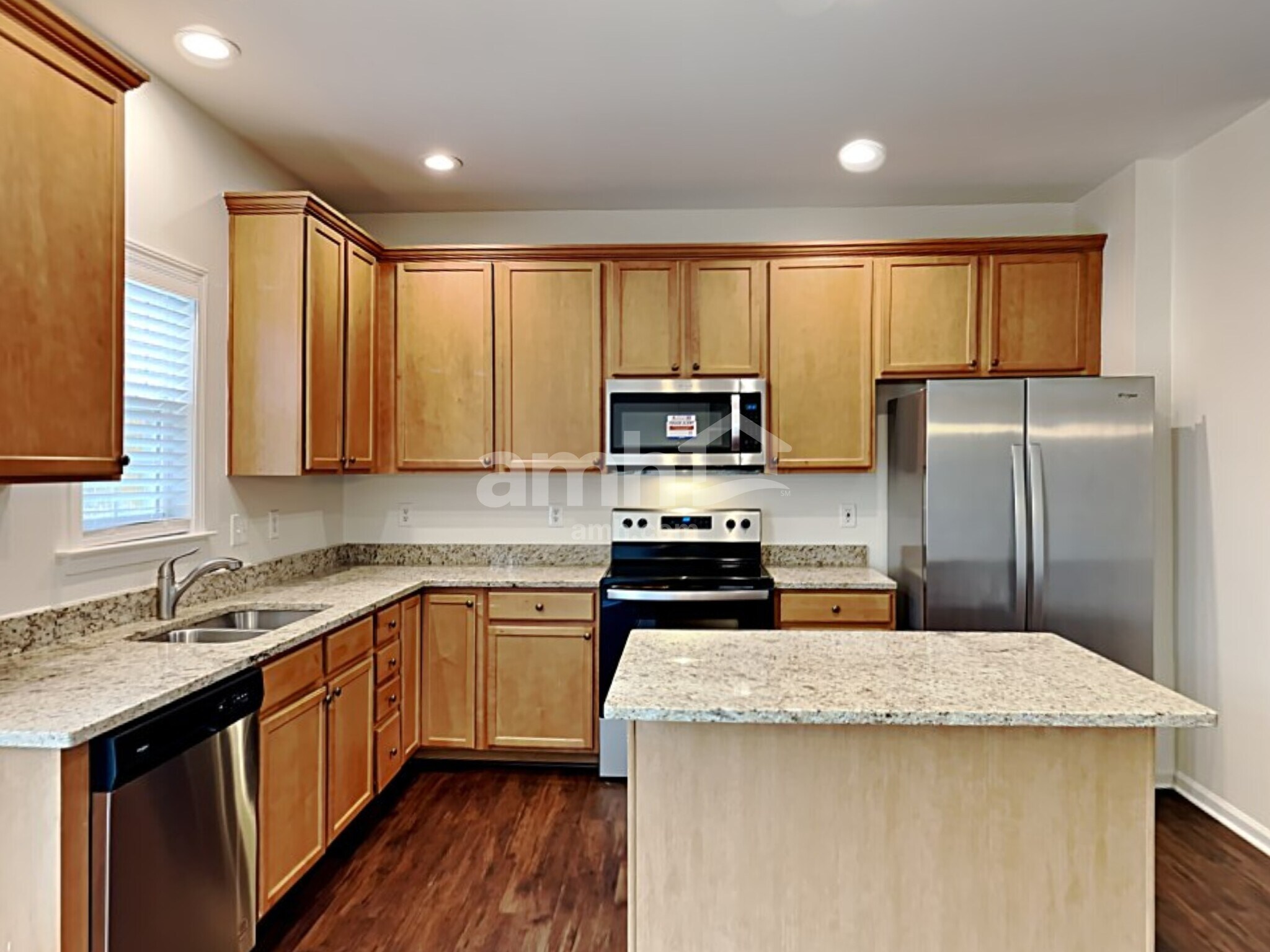 Building Photo - 821 Maurepas Dr