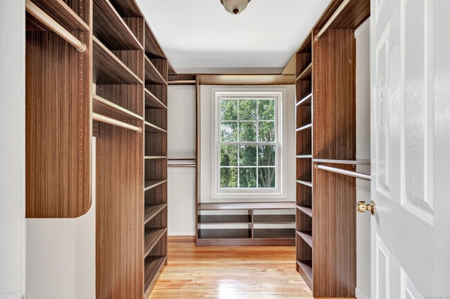 Building Photo - 18 Kathryn Dr