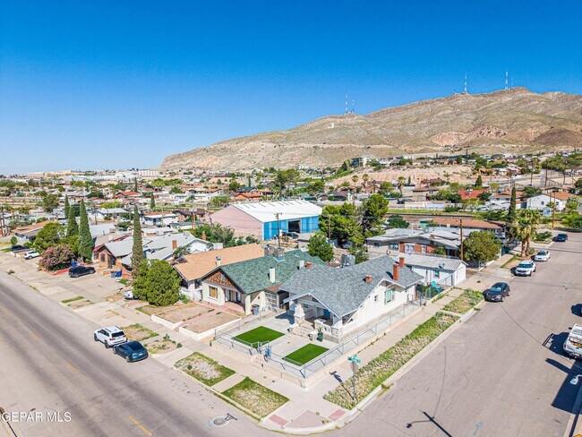 Building Photo - 2729 Pershing Dr