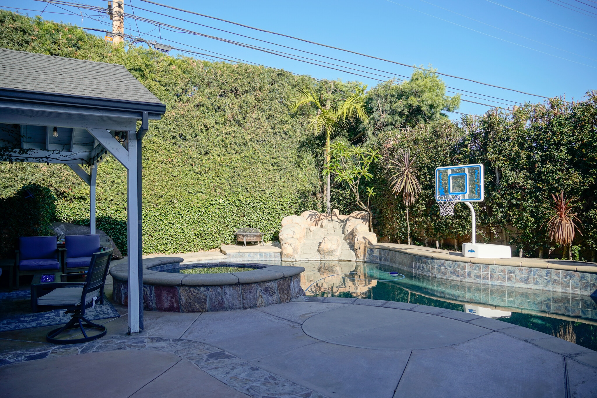 Building Photo - 470 Segovia Ave