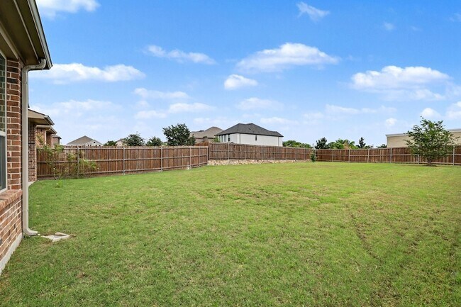 Building Photo - 2317 Willow Garden Dr