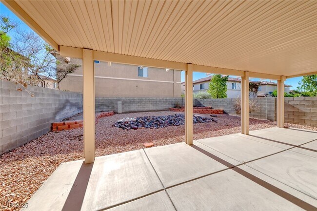 Building Photo - 7237 Twin Maples Ct