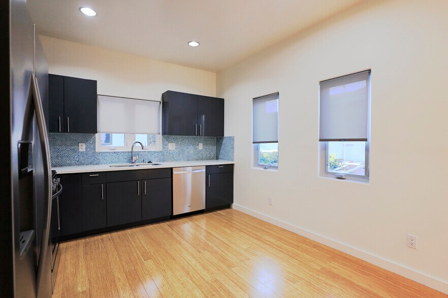 Kitchen - 741 Wilcox Ave