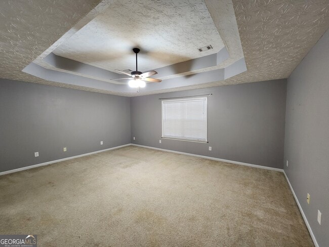 Building Photo - 5752 Olivia Ln