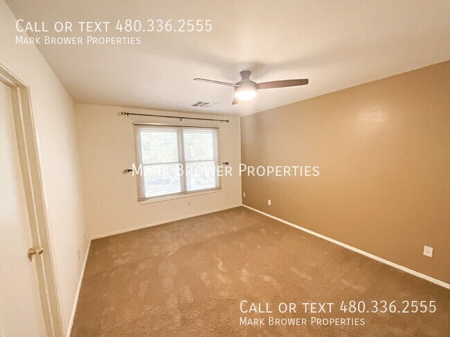 Building Photo - 2150 E Sunland Ave