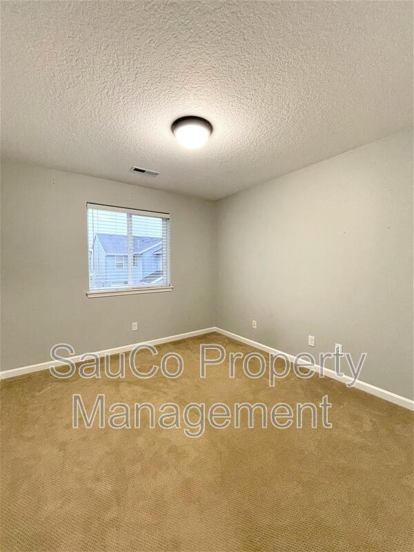 Building Photo - 5246 SE Redberry Pl