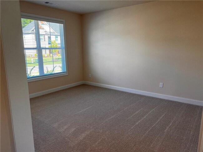 Building Photo - 3755 Crestland Ln
