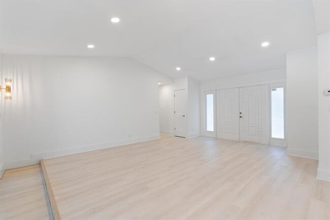 Building Photo - 1355 NW 16th St