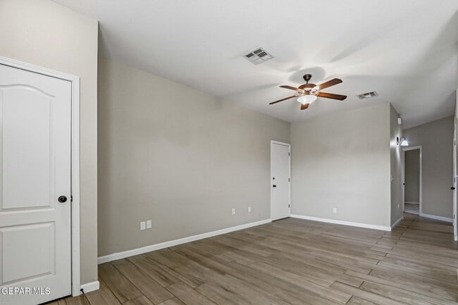 Building Photo - 14269 Escalera Dr