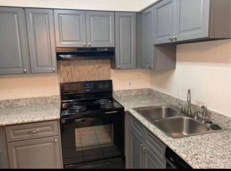 Building Photo - 205 Cathryn Dr
