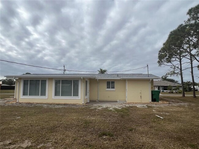 Building Photo - 421 Adams Ct NW