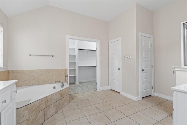 Building Photo - 19604 Moorlynch Ave