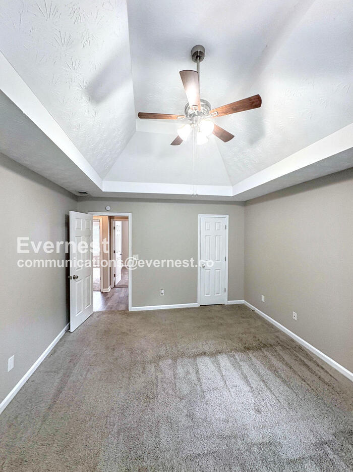 Building Photo - 20 Shenandoah Dr