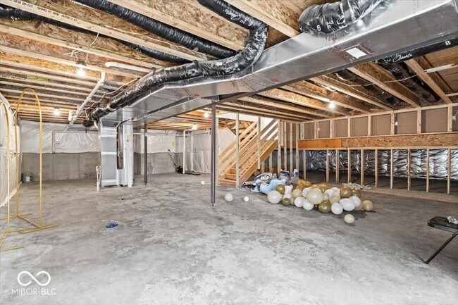 Building Photo - 6037 Shallow Crk Ln