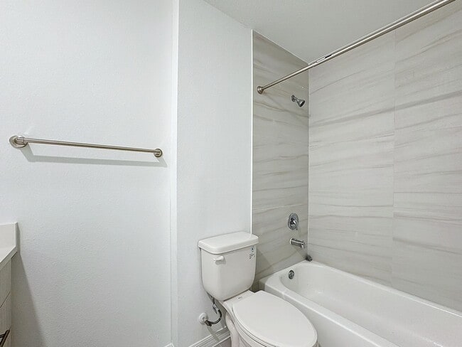 Building Photo - 1711 Barton Towne Cir