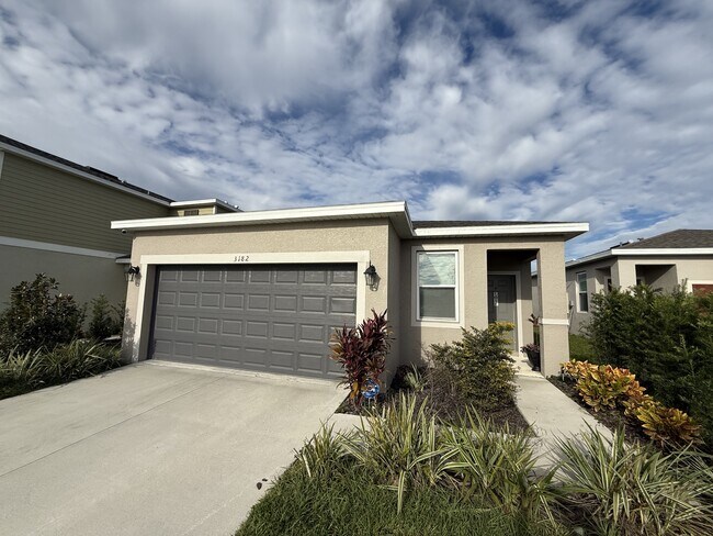 Primary Photo - 3182 Amaranth St