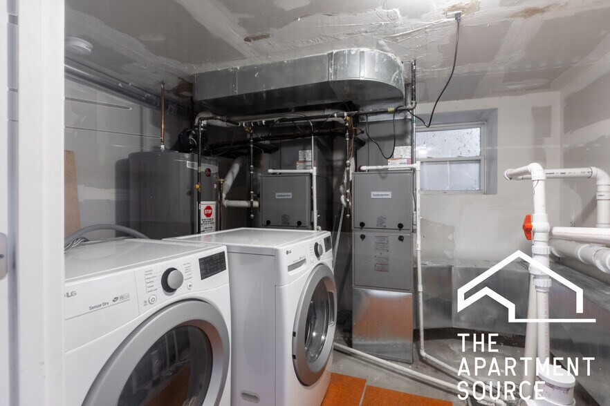 Building Photo - 2701 W Thomas St