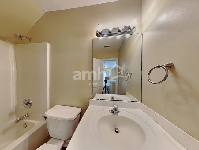 Building Photo - 3805 Lodgepole Ln