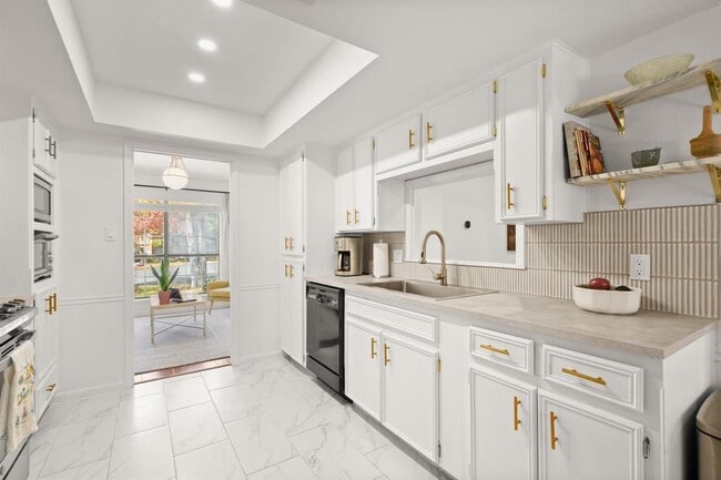 Building Photo - 12101 Carmel Park Ln