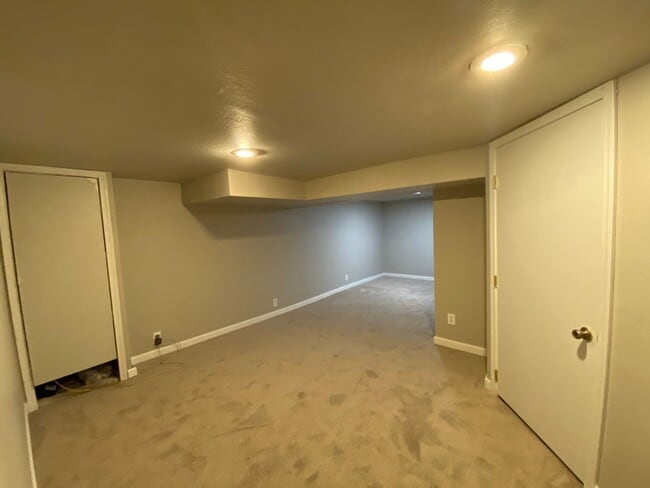 Building Photo - Beautifully Updated South Hill Home in Spo...