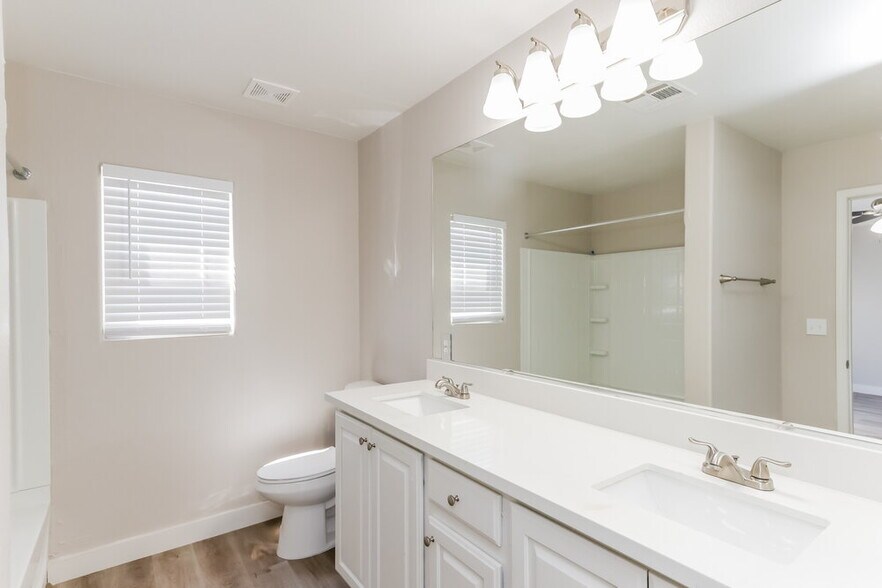 Building Photo - 6471 Brook Cottage Ln