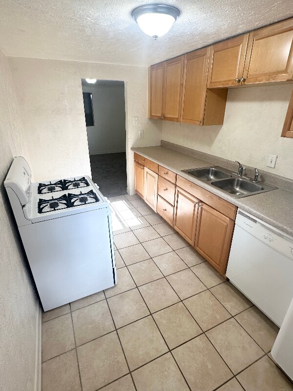 Building Photo - 3475 Ames St