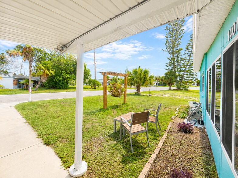 Building Photo - 14014 Marguerite Dr