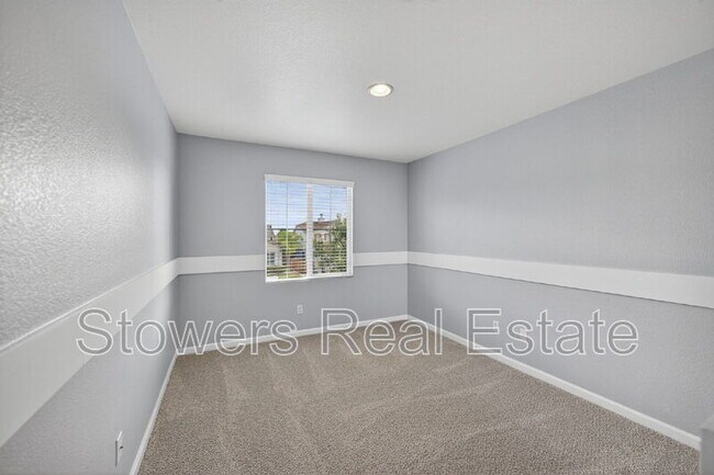 Building Photo - 729 Copperfield Ct