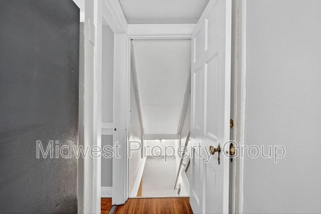 Building Photo - 46 N Harvey Ave