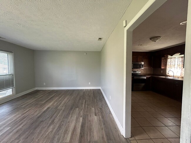 Building Photo - 5752 Edmeston Dr