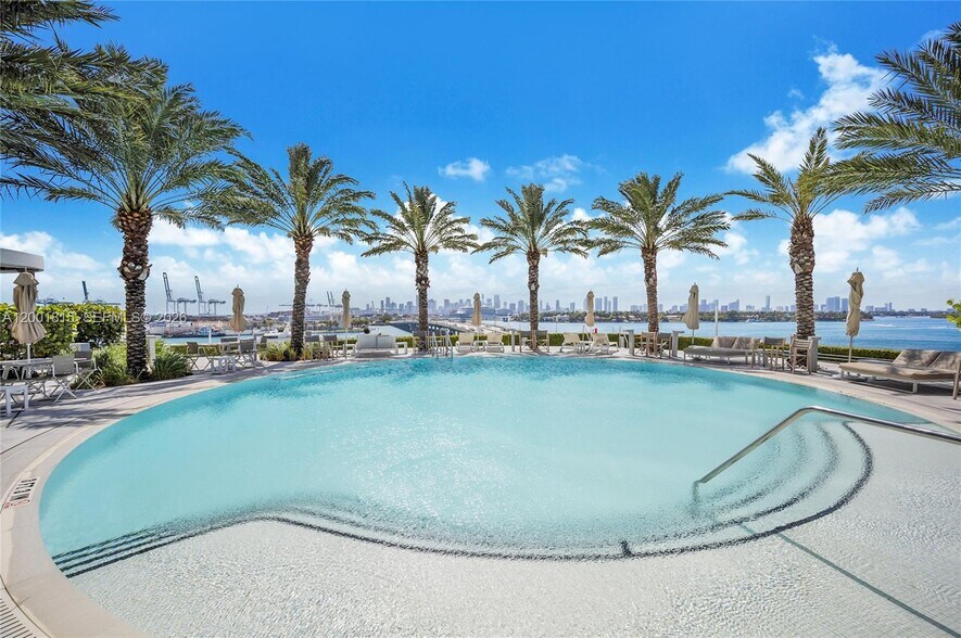 Building Photo - 450 Alton Rd