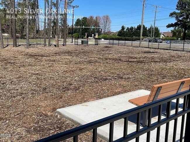 Building Photo - 4013 Silver Oak Ln