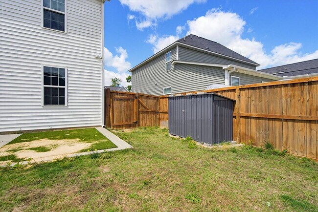 Building Photo - 1717 Stackhouse Dr