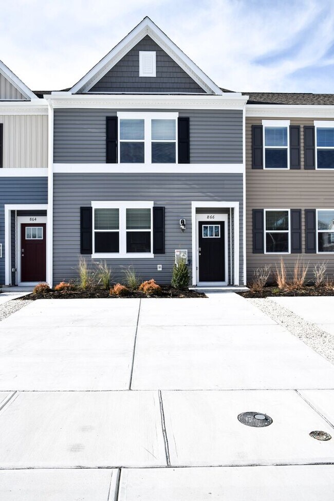 Building Photo - Brand NEW Townhome for Rent!