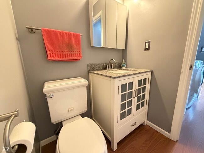 Building Photo - 911 Sunset Dr