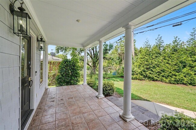 Building Photo - 2545 Rea Rd