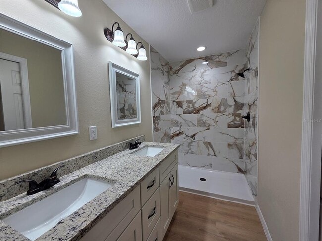 Building Photo - 8881 SW 138 Ln