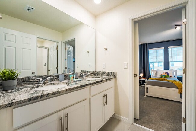 Building Photo - 1566 Mermaid Cv Wy