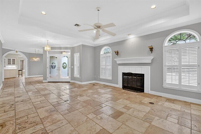 Building Photo - 618 High Point Dr