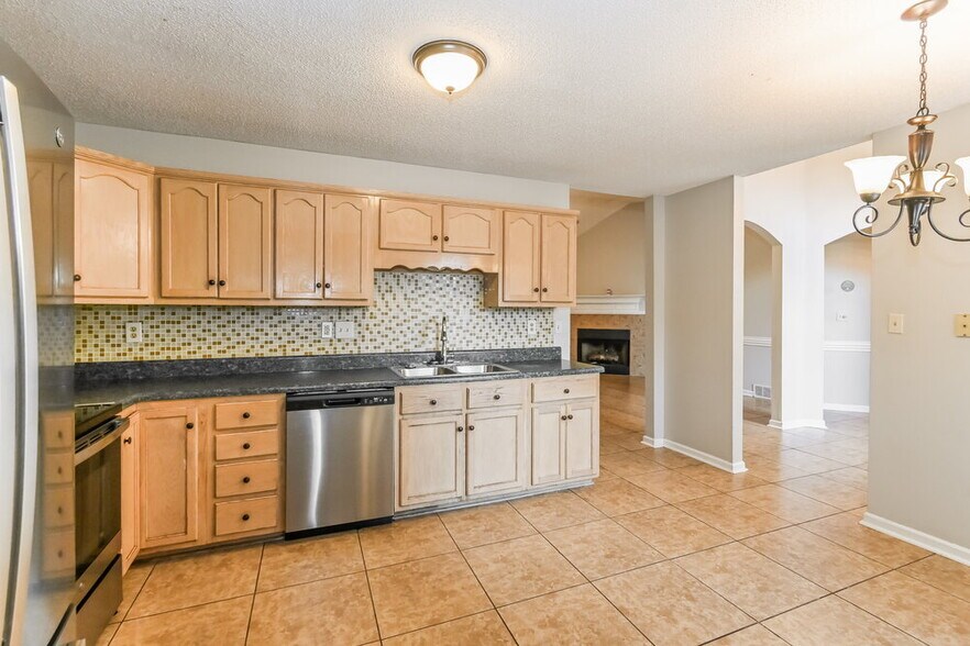 Building Photo - 2086 Heather Ridge