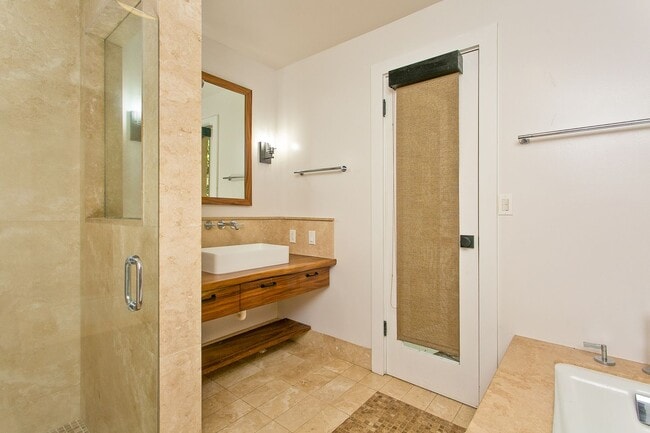 Building Photo - 3125 Huelani Pl