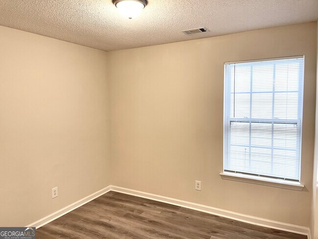 Building Photo - 29 Preserve Dr