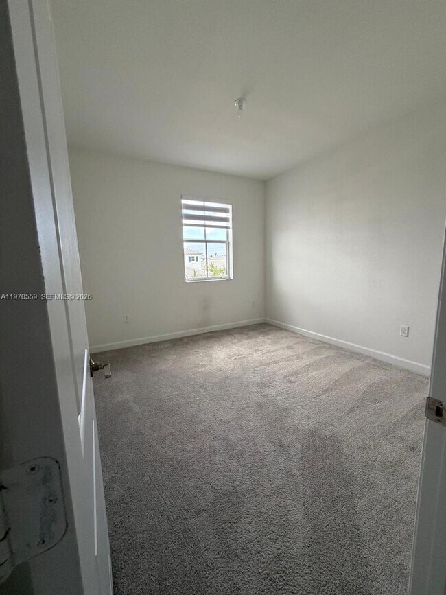 Building Photo - 2638 SE 9th St