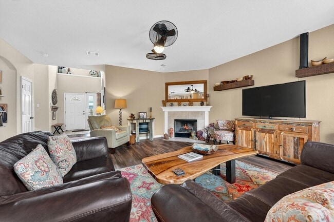 Building Photo - 1403 Melissa Oaks Ln