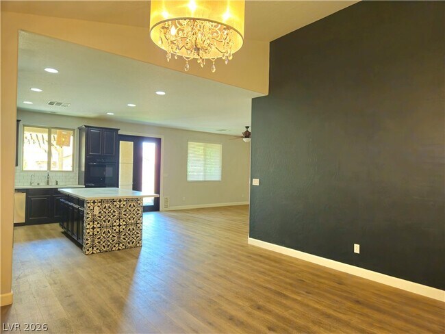 Building Photo - 10070 White Mulberry Dr