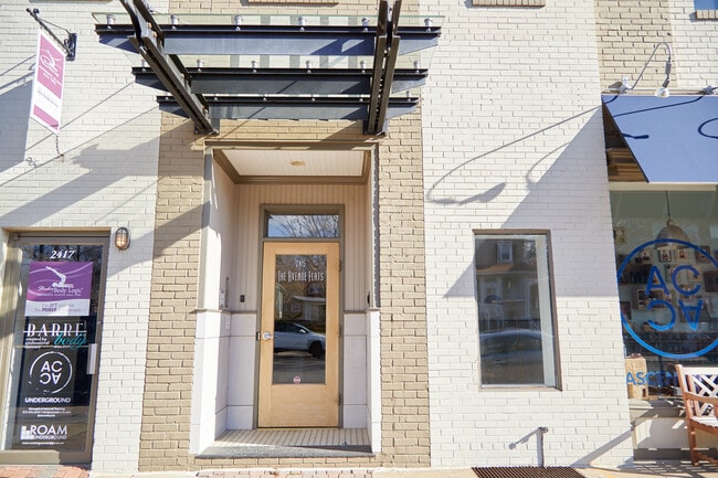 Building Photo - 2415 Mt Vernon Ave